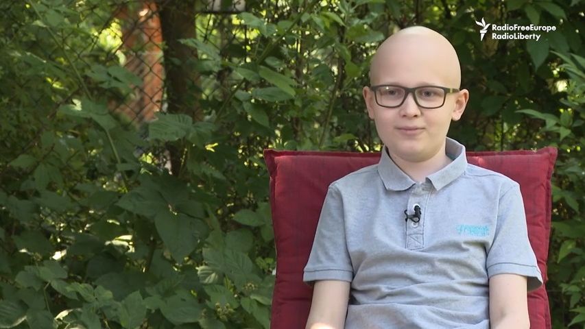 Video: Ukrajinský chlapec se v Česku léčí s rakovinou. Pořád se mu stýská